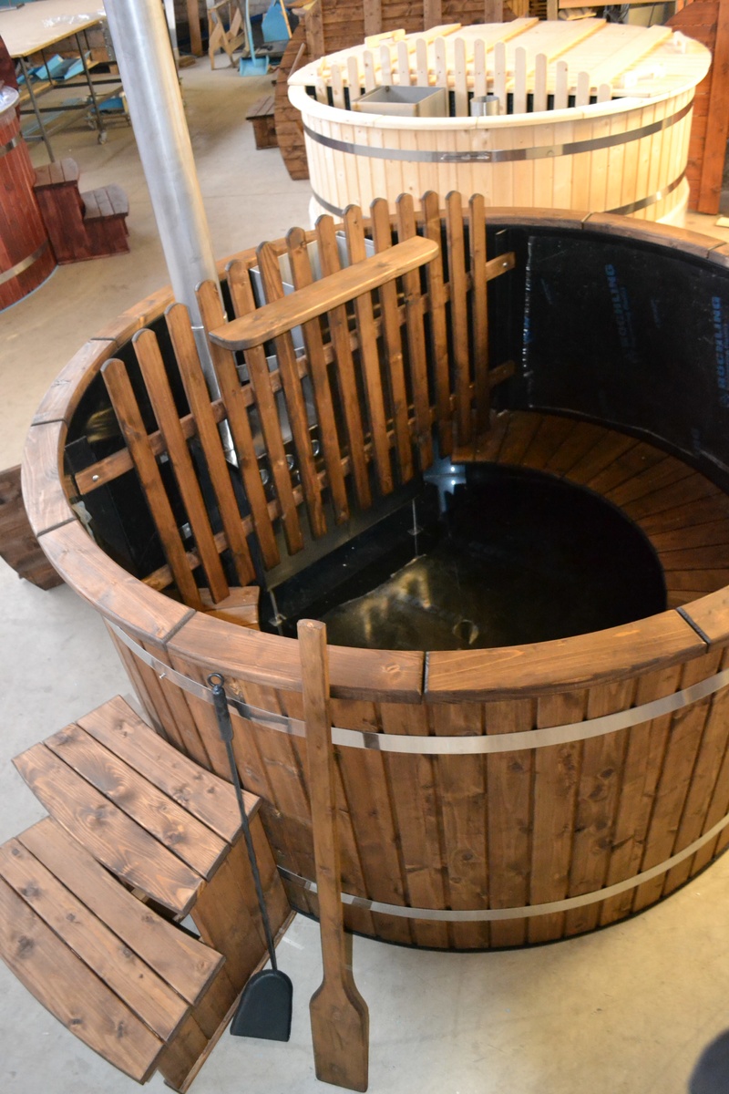 Hottub with inside heater and spruce wood_127.JPG