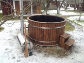 Hottub with outside heater and spruce wood_11.jpg